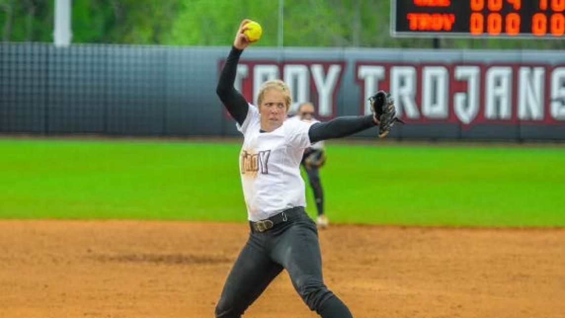 Jaycee Affeldt winds up to pitch a softball.