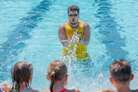 Childrens-BirthdayPartyPool
